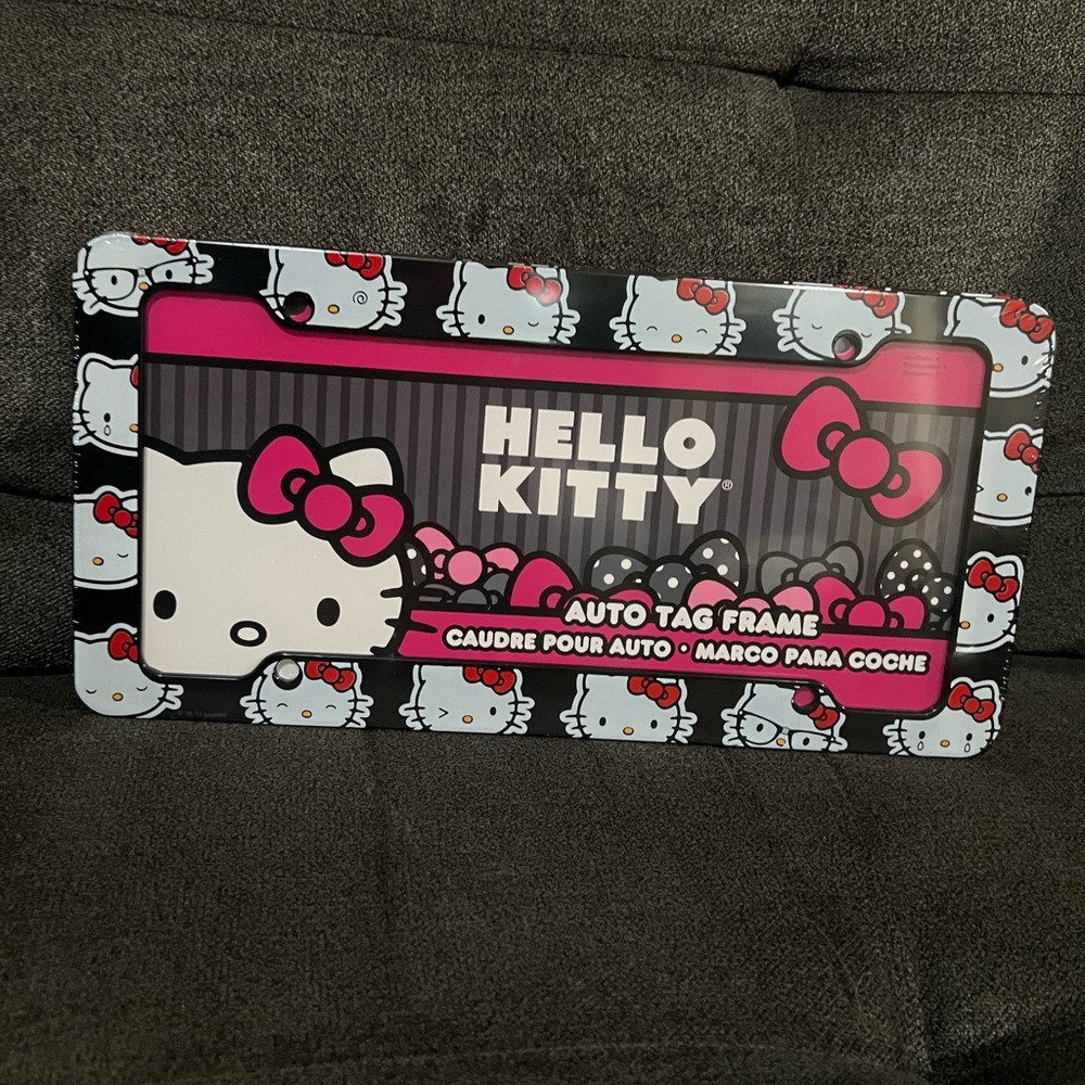 Hello kitty sanrio car accessories license plate holder